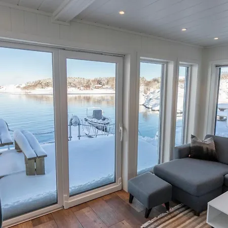 Naeroysund Rorbuer As