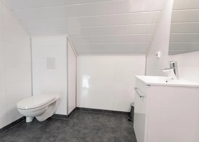 Naeroysund Rorbuer As *