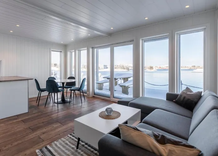 Jaktstuga Naeroysund Rorbuer As Rorvik (Nord-Trondelag)